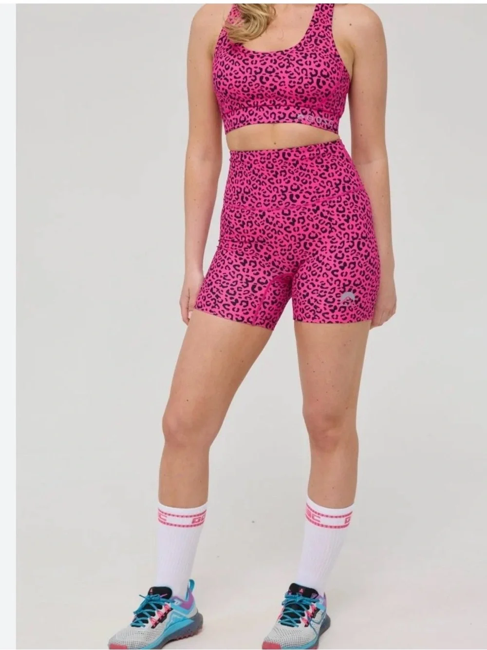Daisy Fuentes Women's Pink Leopard Print Sports Bra & bike shorts XL